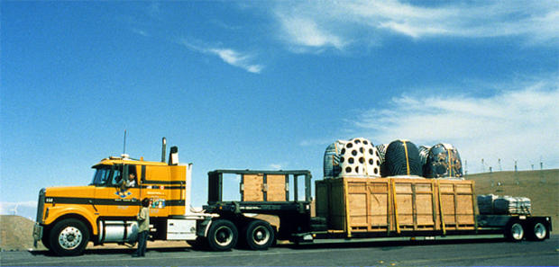 Kaneko_1997_Mission_Clay_Fremont_Project_Dangos_shipping_to_studio_from_kiln_in_California.jpg 
