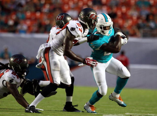 miami-dolphins-v-tampa-bay-buccaneers-0824138.jpg 