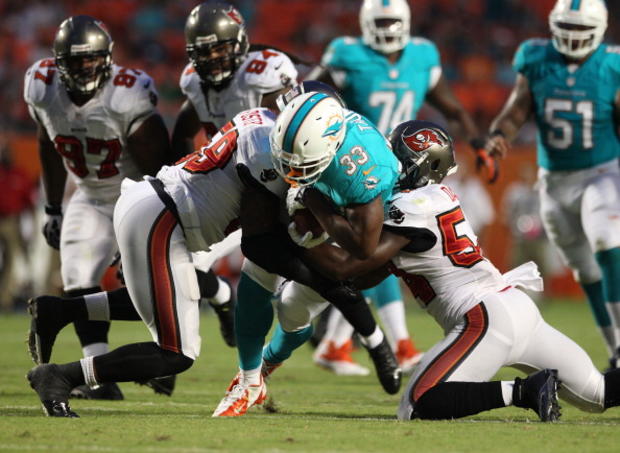 miami-dolphins-v-tampa-bay-buccaneers-0824139.jpg 