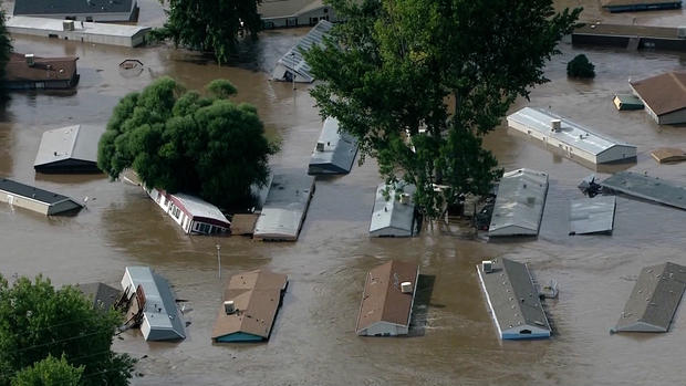 Colorado floods continue to strand entire towns 