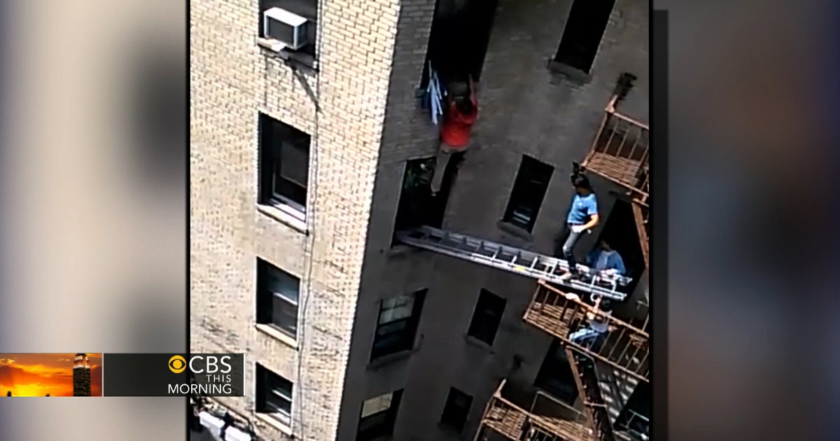 Video: Neighbors rescue man in NYC apartment fire - CBS News