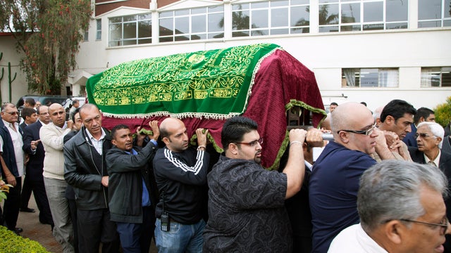 Relatives and friends carry the coffin of a victim of the Nairobi mall attack 