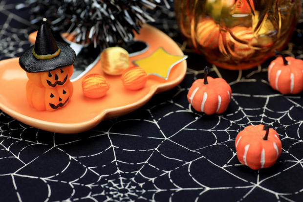 Halloween party food decorations cobweb 