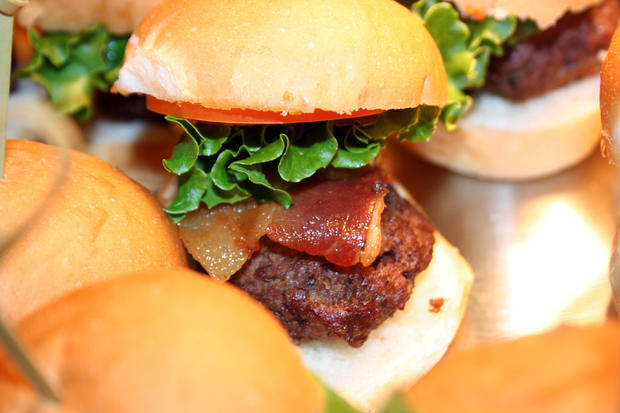 jalapeno-and-bacon-burger.jpg 