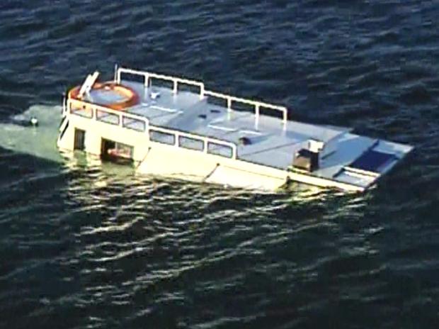 capsized-boat-aerial-2.jpg 