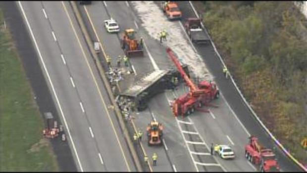 overturned-tractor-trailer-partially-shuts-down-pa-turnpike-20.jpg 