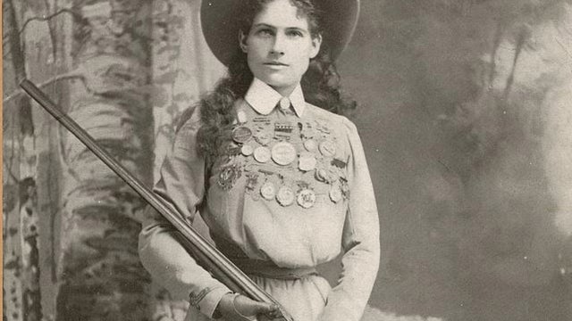 AnnieOakley_1899.jpg 