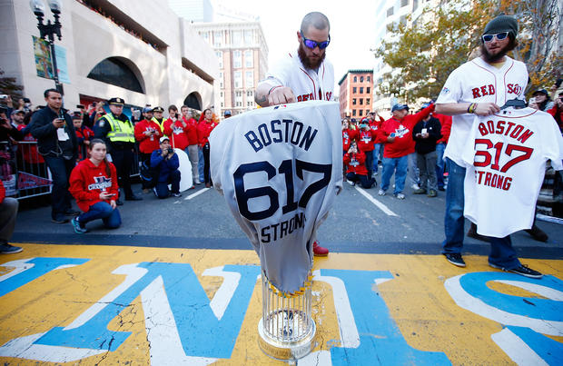 Red Sox Honor Boston Marathon Bombing Victims 