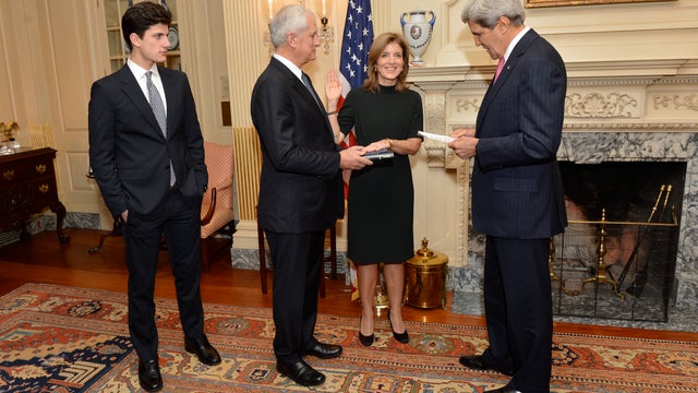 Kennedyswearingin.jpg 