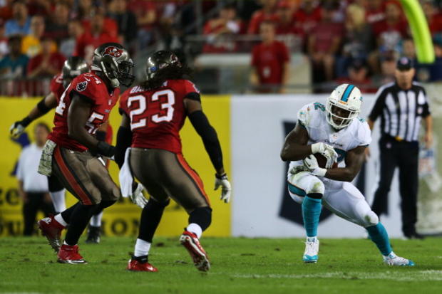 miami-dolphins-v-tampa-bay-buccaneers-1111137.jpg 