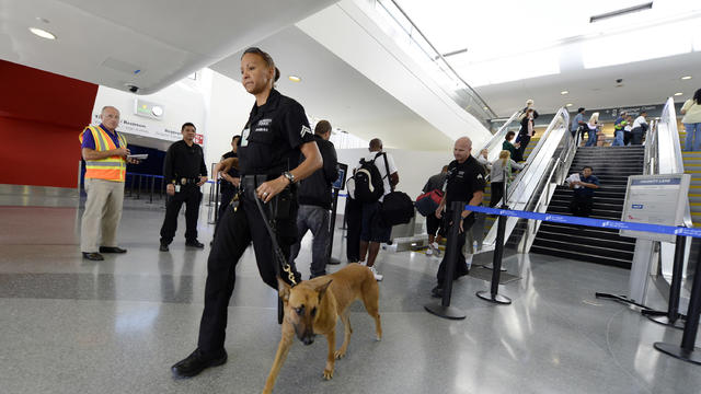 airport-lax-security.jpg 