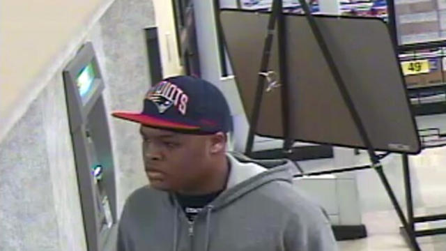 11-25-13-suspect-from-bank-robbery-in-store2.jpg 