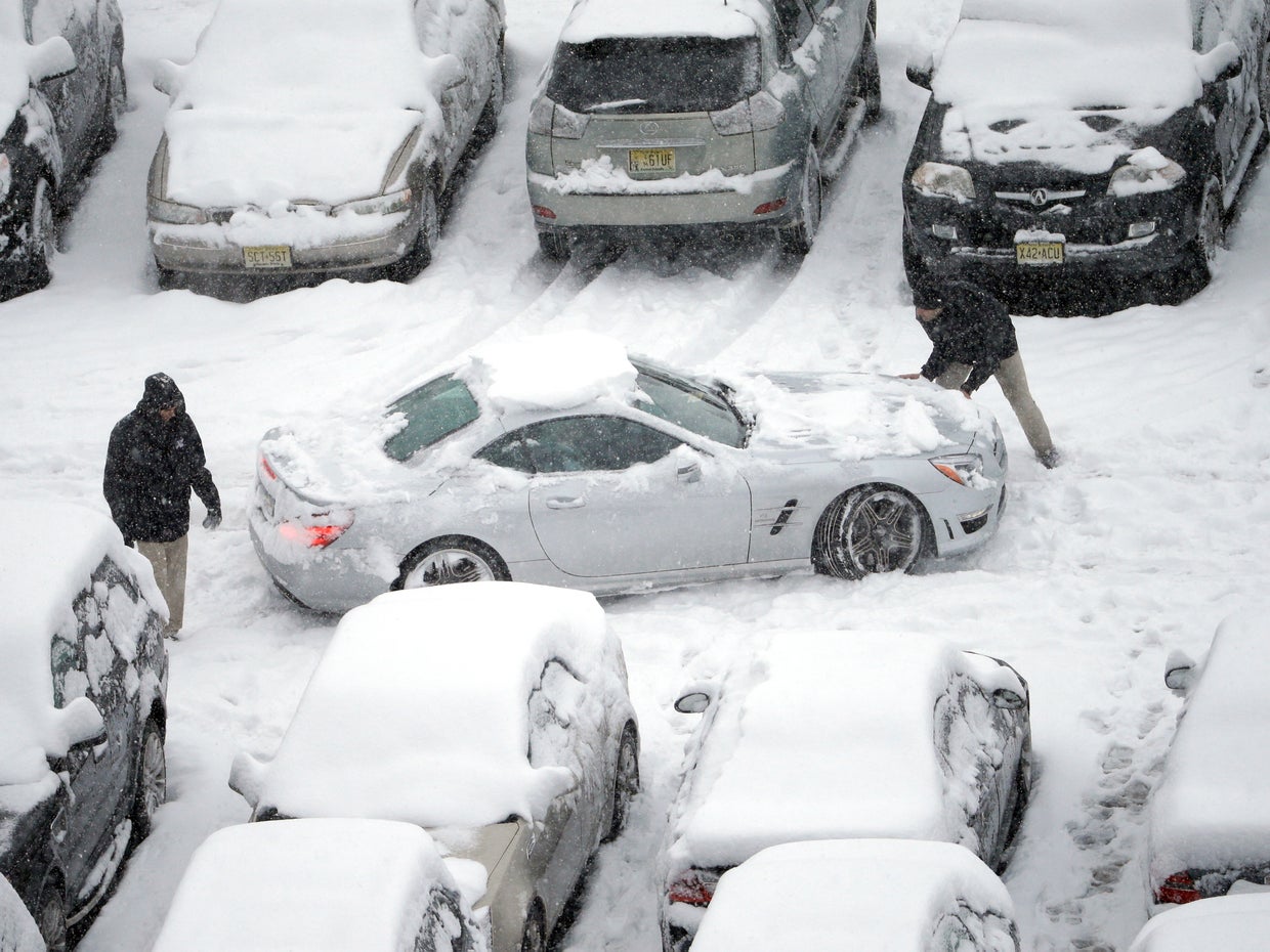 Storm brings messy mix of snow, freezing rain and sleet to East Coast ...