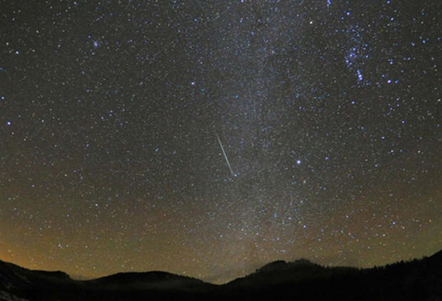 Geminid-meteor-shower-2010-CROP.jpg 