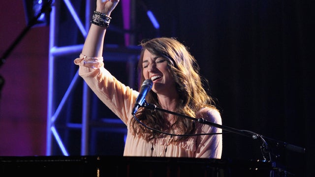 Sara_Bareilles_140287684.jpg 