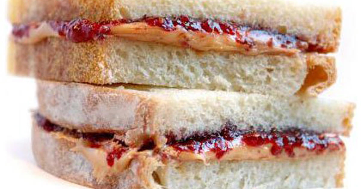 Man pulls knife on brother in dispute over PB&J sandwich - CBS News