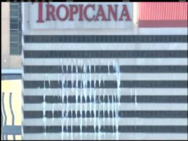 icicles-hanging-from-tropicana-casino1.jpg 