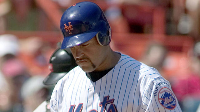 mike-piazza-strikeout.jpg 