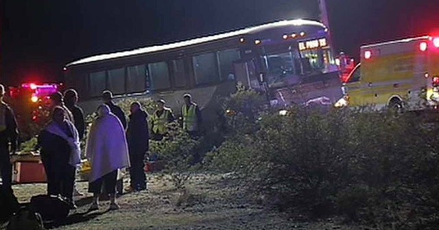 Greyhound bus goes off I10 in Ariz. when passenger attacks driver