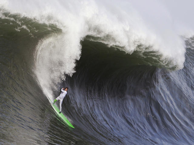 Mavericks surfing AP497042492764.jpg