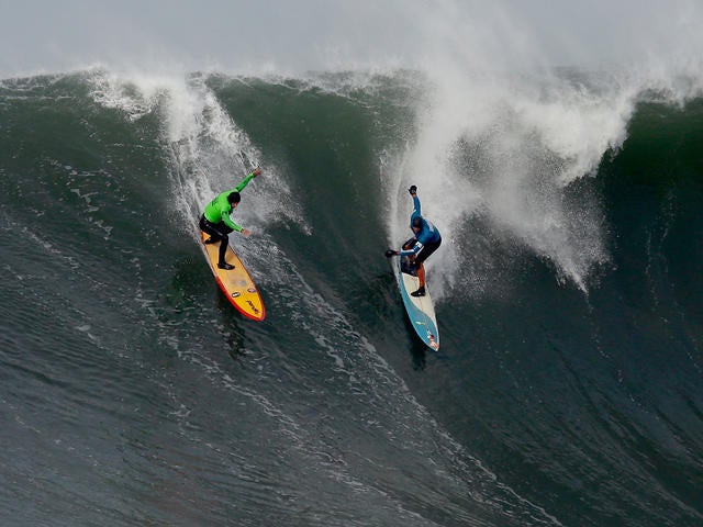 Mavericks surfing 464856149.jpg