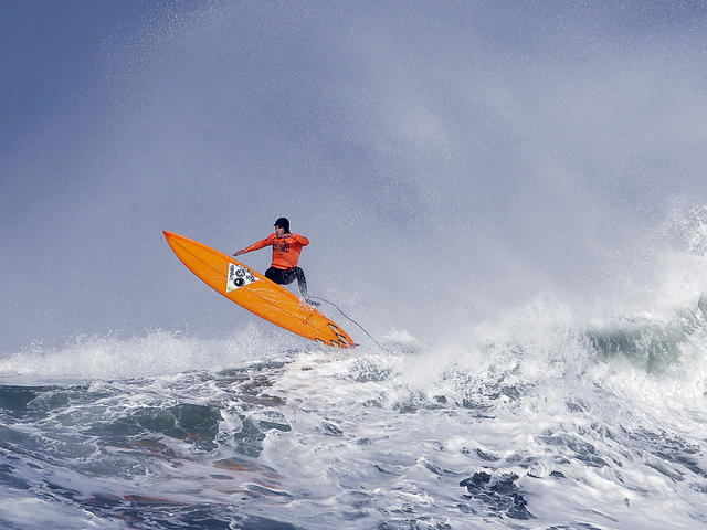Mavericks surfing AP402312820394.jpg