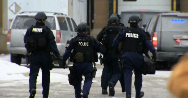 Maryland mall shooting leaves 3 dead - CBS News