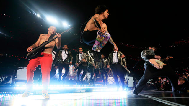 red-hot-chili-peppers-super-bowl-halftime-show.jpg 