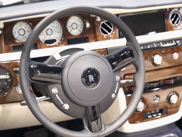 chicago-auto-show-rolls-royce-467345503.jpg 