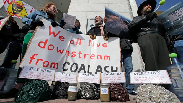 dan-river-protest.jpg 