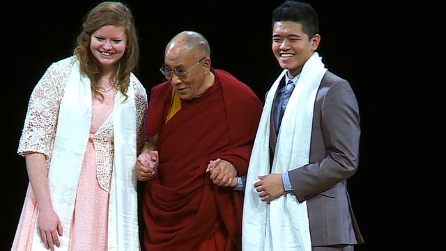 dalai-lama-10tease.jpg 