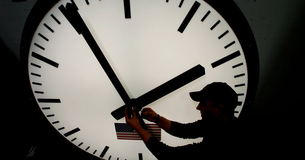 what-changing-the-clocks-back-does-to-your-health-cbs-news