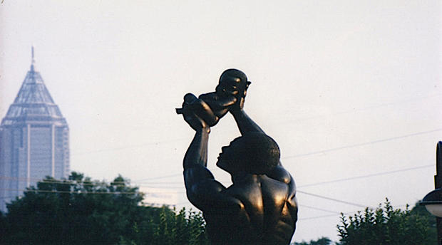 Behold statue, Atlanta (Credit, Randy Yagi) 