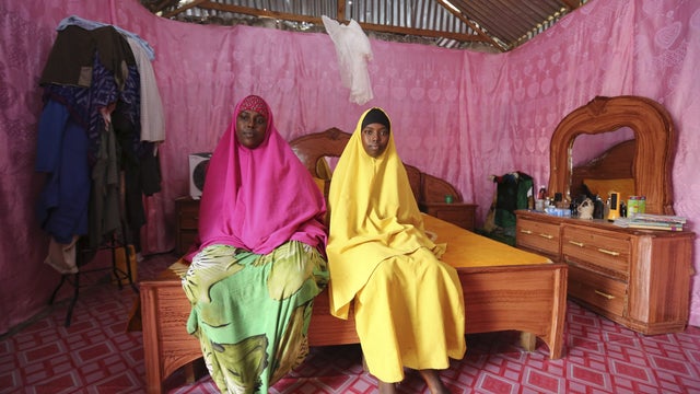 Mother/daughter portraits 