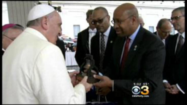 pope-francis-with-mayor-michael-nutter.jpg 