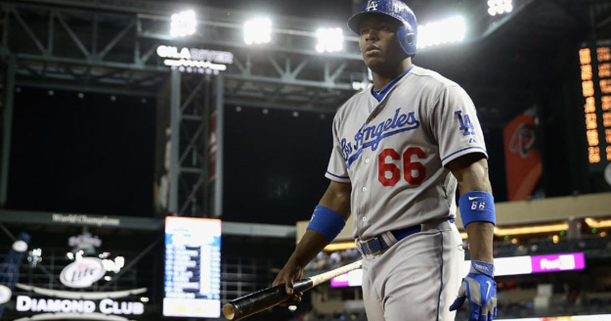 Yasiel Puig homers in 11th, Dodgers beat Reds