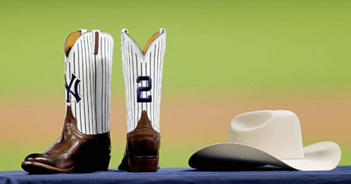 Derek Jeter Gets Boots, Cowboy Hat From Astros - CBS New York