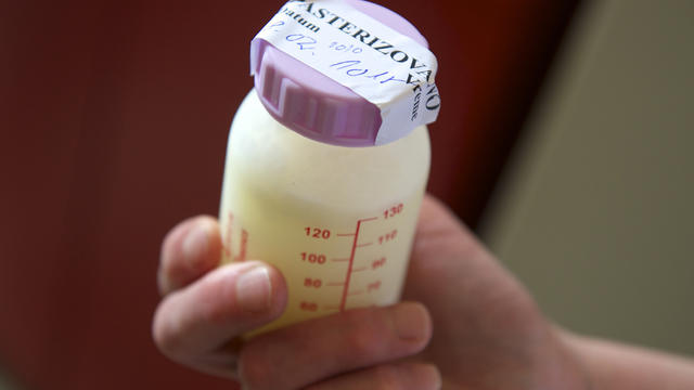 breast-milk-jar.jpg 