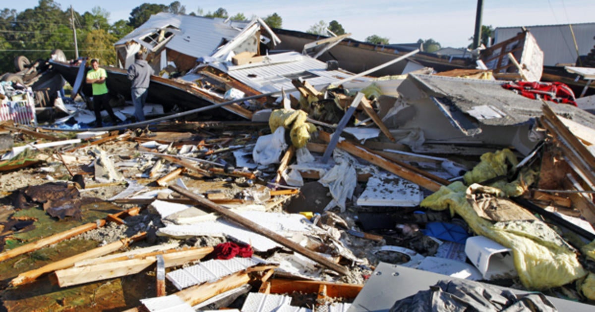 Severe storms slam Midwest as first 2014 tornado death confirmed - CBS News