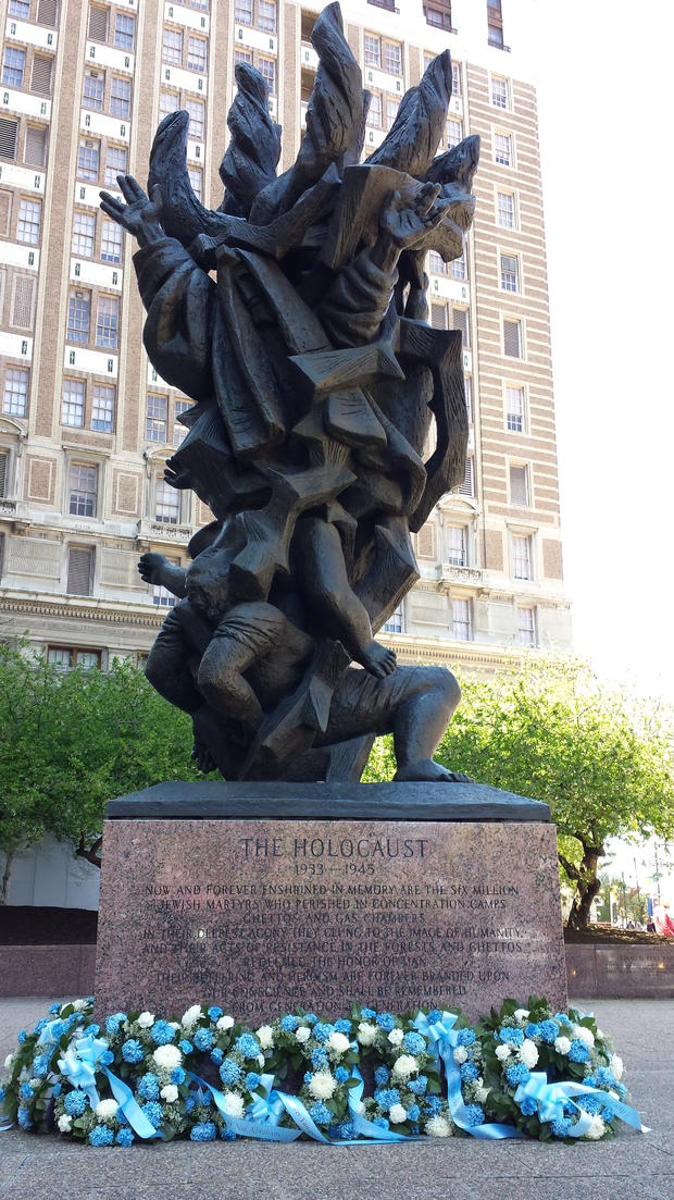 holocaust memorial statue 