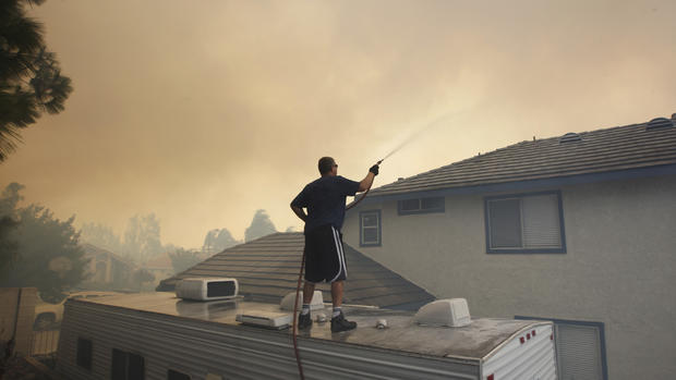 California battles 1,000-acre wildfire 
