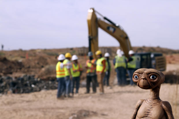 E.T. landfill dig 