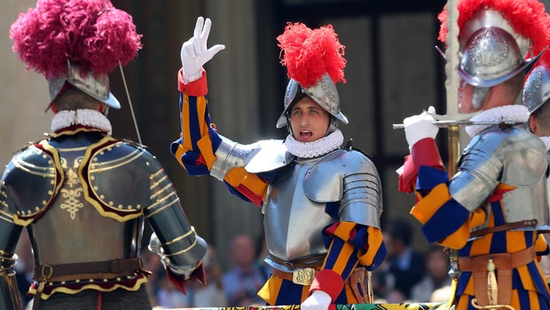 Vatican swears in new recruits for elite Swiss Guard