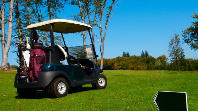 golf-course-with-cart.jpg 