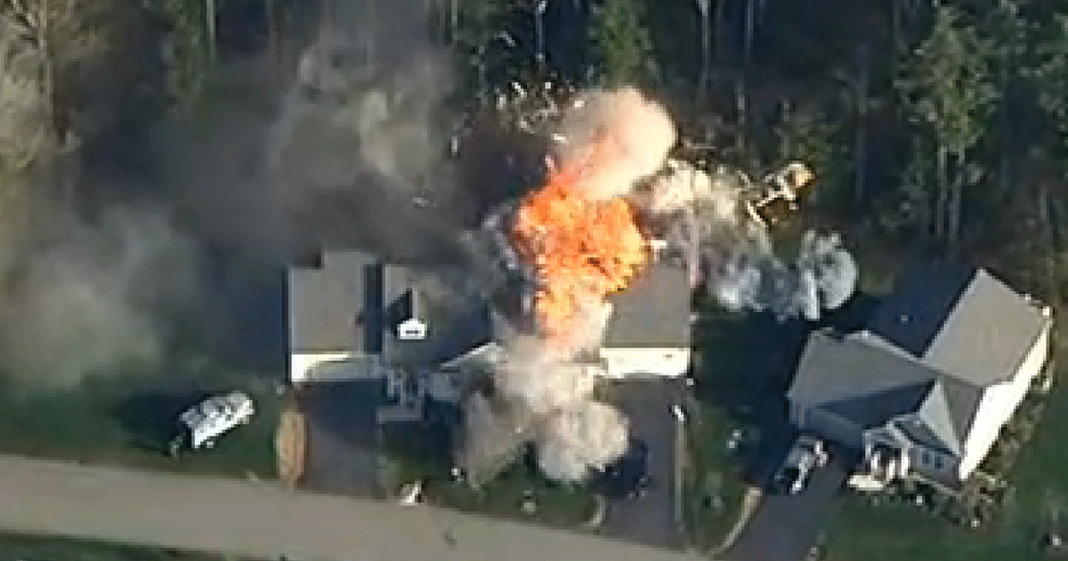 Cop shot dead in New Hampshire house that then explodes, burns - CBS News