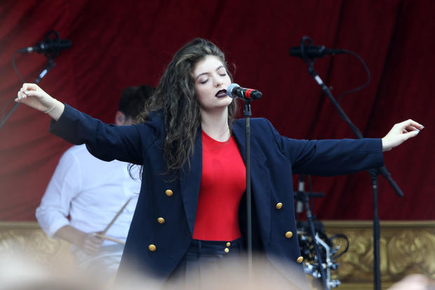 Musical artist Lorde performs before the 139th Preakness Stakes at Pimlico Race Course in Baltimore May 17, 2014. 