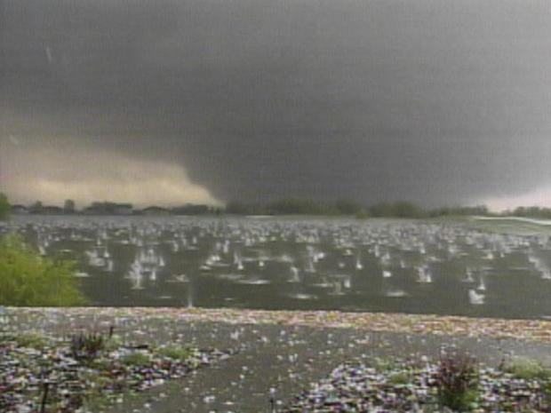 windsor-tornado-4.jpg 