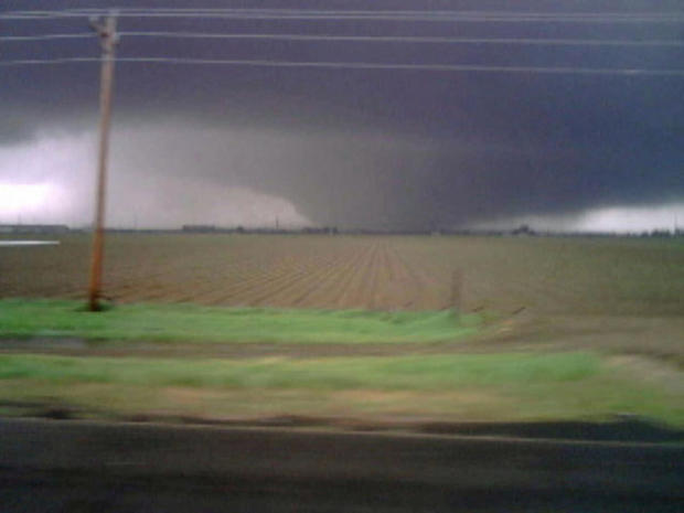 windsor-tornado-2.jpg 