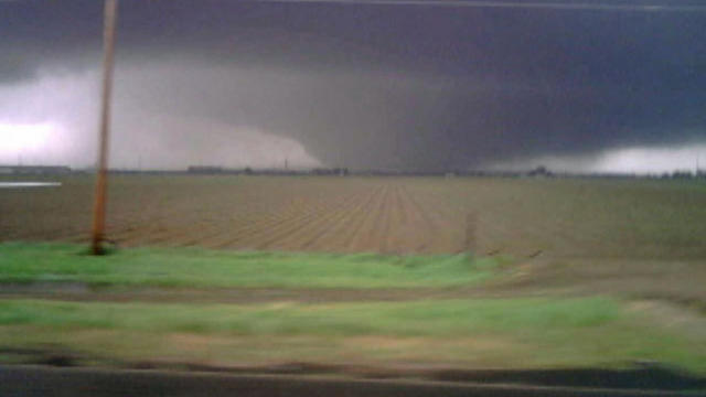 windsor-tornado-2.jpg 