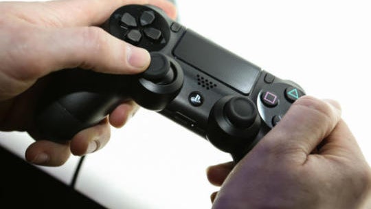 sonyps4hands-on-8703610x407540x386.jpg 